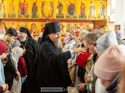 Архиепископ Николай и епископ Феодосий возглавили службу в храме