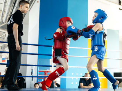 Юные ноябряне привыкают сражаться на ринге с малых лет