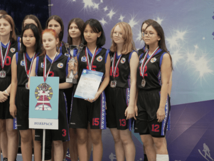 Ноябрьские спортсмены заняли призовые места на первенстве по баскетболу