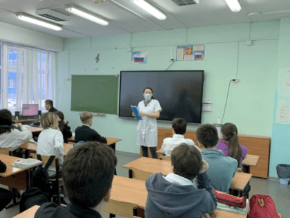 Школьникам Ноябрьска провели лекции о правильном питании и здоровом образе жизни