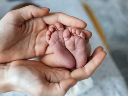 Ямальские семьи получили более 1 600 сертификатов на покупку вещей новорожденным