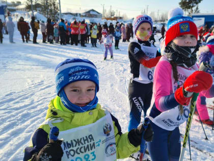 «Лыжня России» собрала профессионалов и любителей лыжного спорта в Ноябрьске