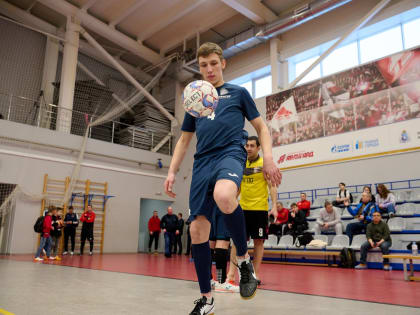 Таркосалинская команда КСК «Геолог» победила в турнире по мини-футболу памяти В. Музыкантова