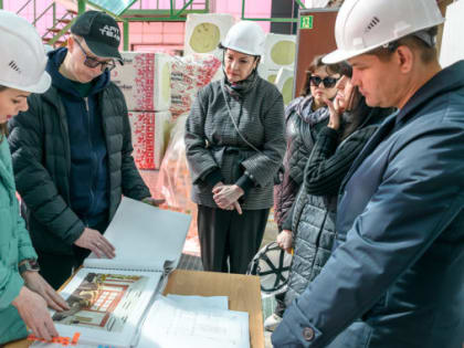 Замгубернатора ЯНАО Александр Емельянов проинспектировал стройки Ноябрьска