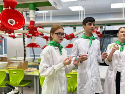 В Новом Уренгое открыли самую большую школу на Ямале