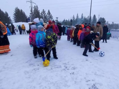 «Весенние забавы» развлекали детей и взрослых Губкинского