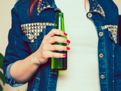 На Ямале женщина убила мужа бутылкой в новогодние праздники