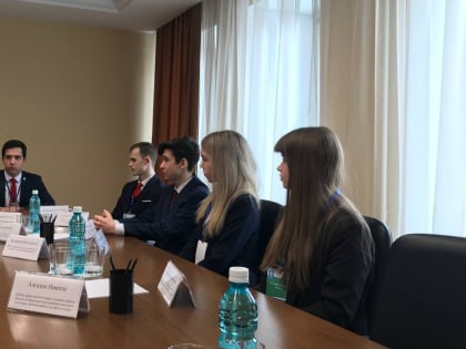 Школьники Нового Уренгоя примерили на себя роль руководства города