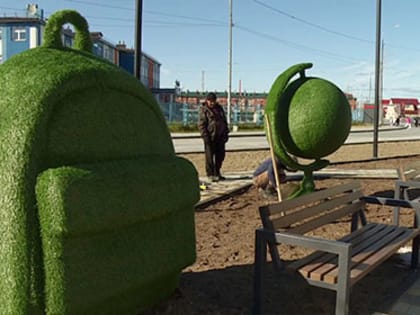 Специалисты компании «Кристалл» завершают работы по благоустройству «Сквера школьников»