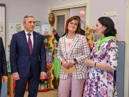 Дмитрий Артюхов и Александр Моор осмотрели социальные объекты Нового Уренгоя