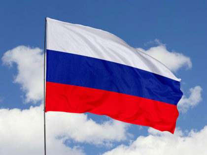 Правительство выделит 970 млн рублей на закупку флагов для школ в регионах