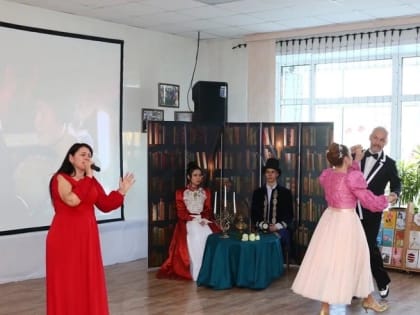 Для любителей лирической музыки в Центральной библиотеке прошёл вечер русского романса «Очи чёрные»