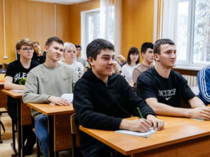 Студенты Ноябрьска ради альма-матер готовы пойти на все. Даже на занятия