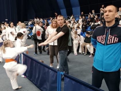 В Ноябрьске проходит чемпионат и первенство УрФО по кёкусинкай «Кубок Севера»