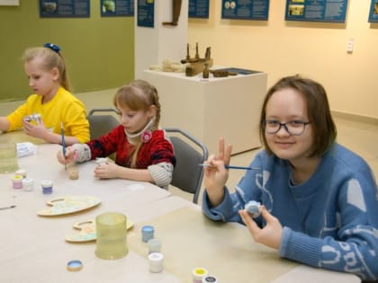 Мишка-топтыжка, стеклянная снежинка, сосулька и звезда