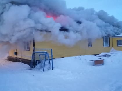 Тушили 7 часов: на Ямале дотла сгорел жилой многоквартирник