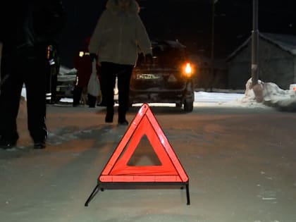 В Тарко-Сале произошло ДТП  в районе мкр. Советский - столкнулись две иномарки