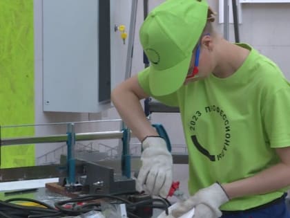В Новом Уренгое юные электромонтажники соревнуются в профессионализме