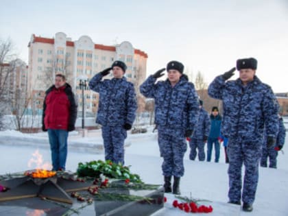 Салехардцы почтили память героев Отечества