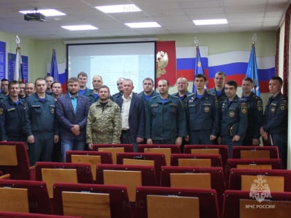 Лесничий из Ноябрьска встретился с профессиональными огнеборцами и сотрудниками других служб экстренного реагирования Муравленко