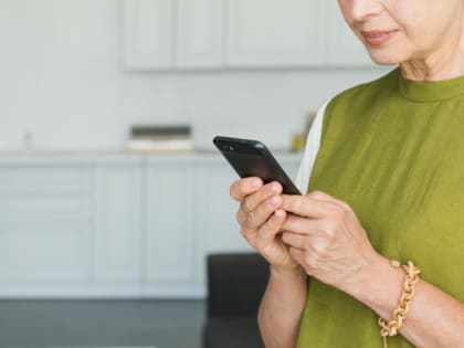 В надежде заработать на бирже пенсионерка из ЯНАО перевела мошенникам 3 млн рублей