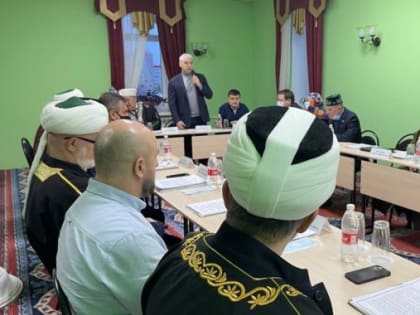 В Соборной мечети Ноябрьска состоялся ежегодный Совет имамов округа 