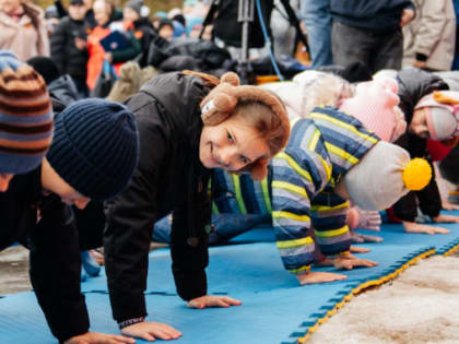 Физкульт-УРА! Ноябрьск отметил 9 Мая массовой акцией «Рекорд Победы»