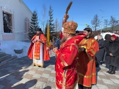 Литургия в день памяти Георгия Победоносца в Салехардском храме