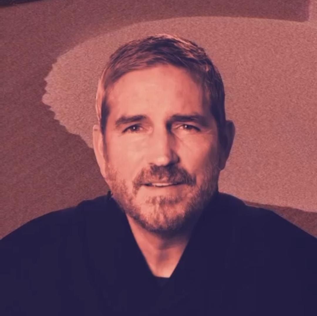 Jim Caviezel Issues Urgent Warning About Social Media Impersonation Scams Targeting Fans