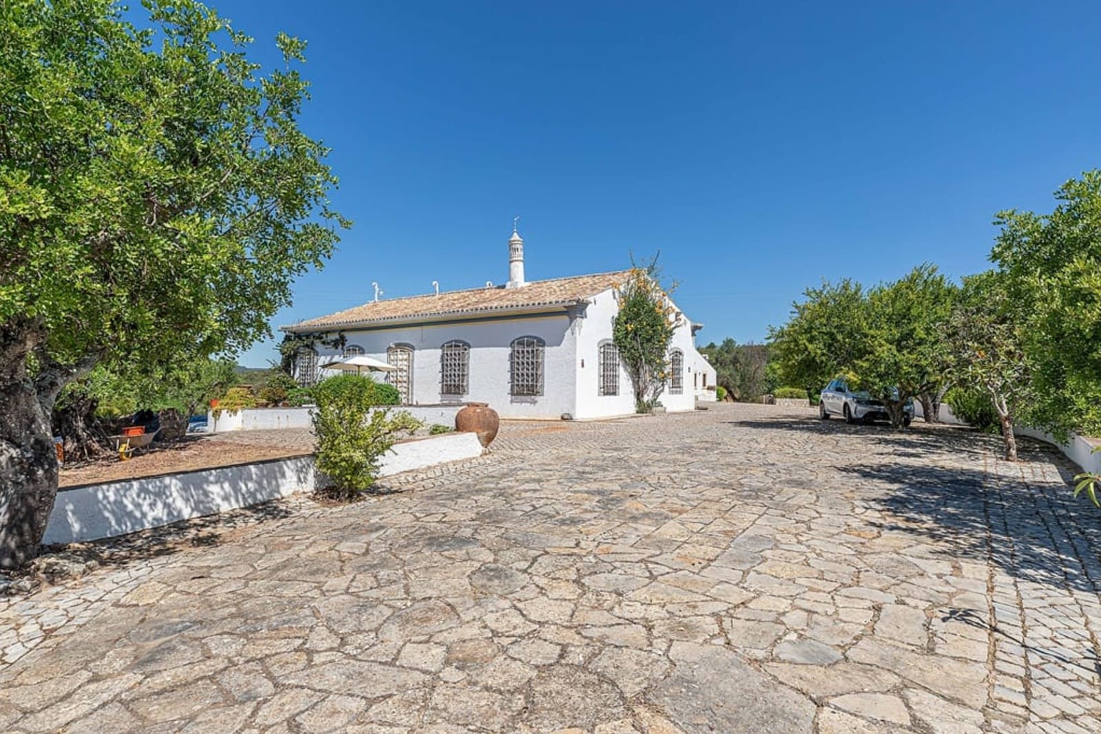 4-Bedroom Villa for Sale in Faro, Portugal 3