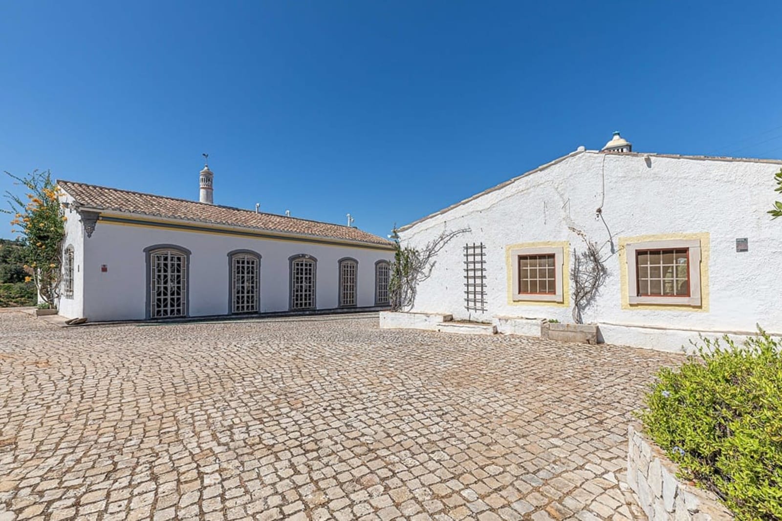 4-Bedroom Villa for Sale in Faro, Portugal 5