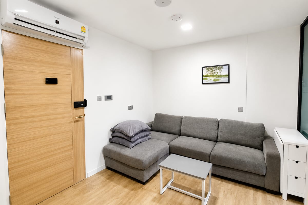 1‑Bedroom Freehold Condo at H2 Glo, Anusawari, Bangkok 2