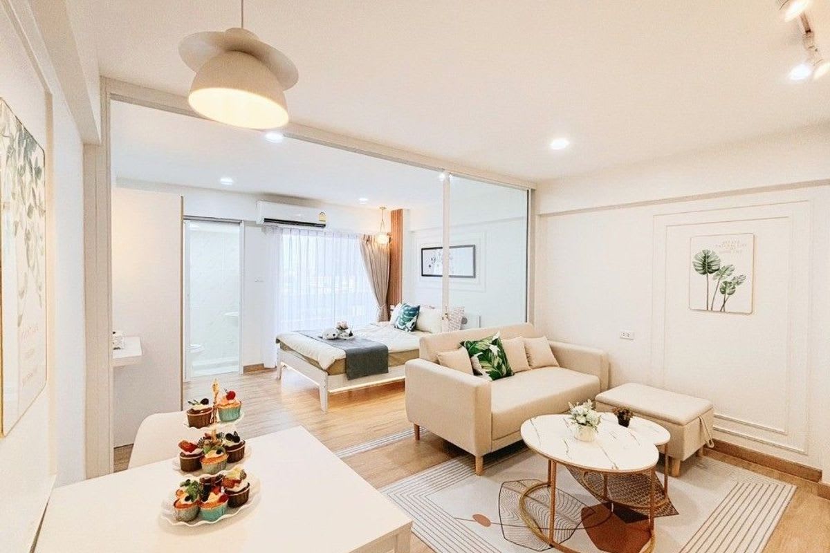 1‑Bedroom Condo in Sam Sen Nok, Bangkok