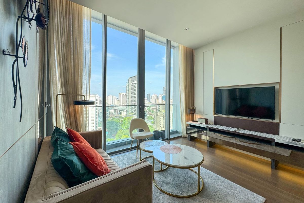 1-Bedroom Luxury Condo on 18th Floor, Khlong Tan, Bangkok 2
