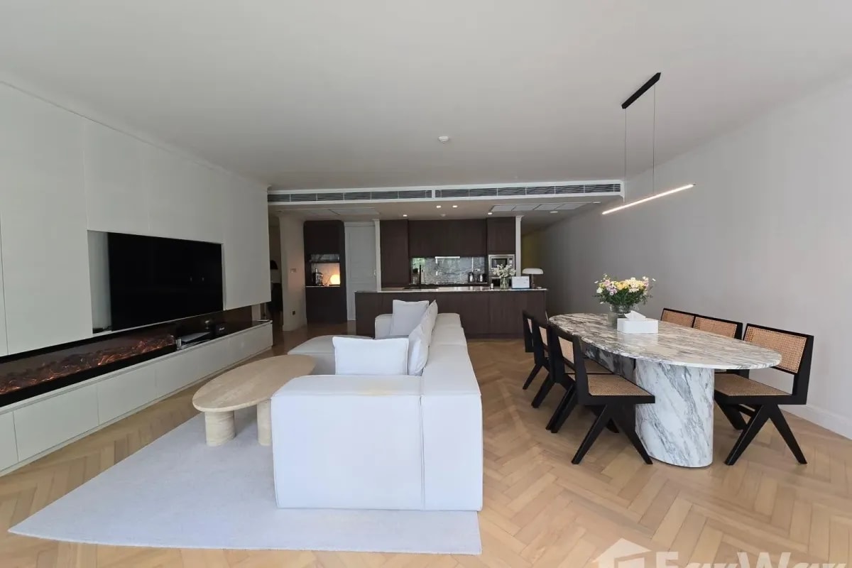2‑Bedroom Luxury Condo – Khlong Tan Nuea, Bangkok