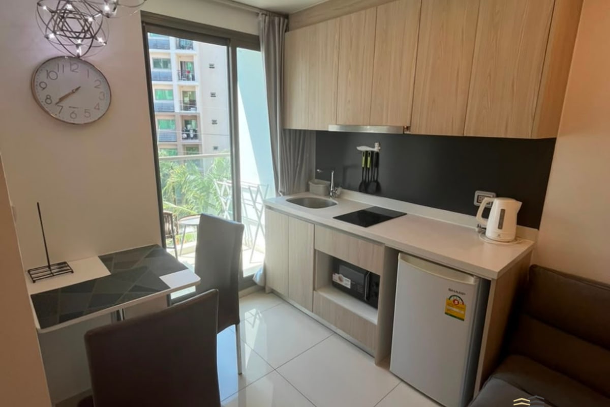 Cozy 1-Bed Condo at Arcadia Beach, Nong Prue, Pattaya 5