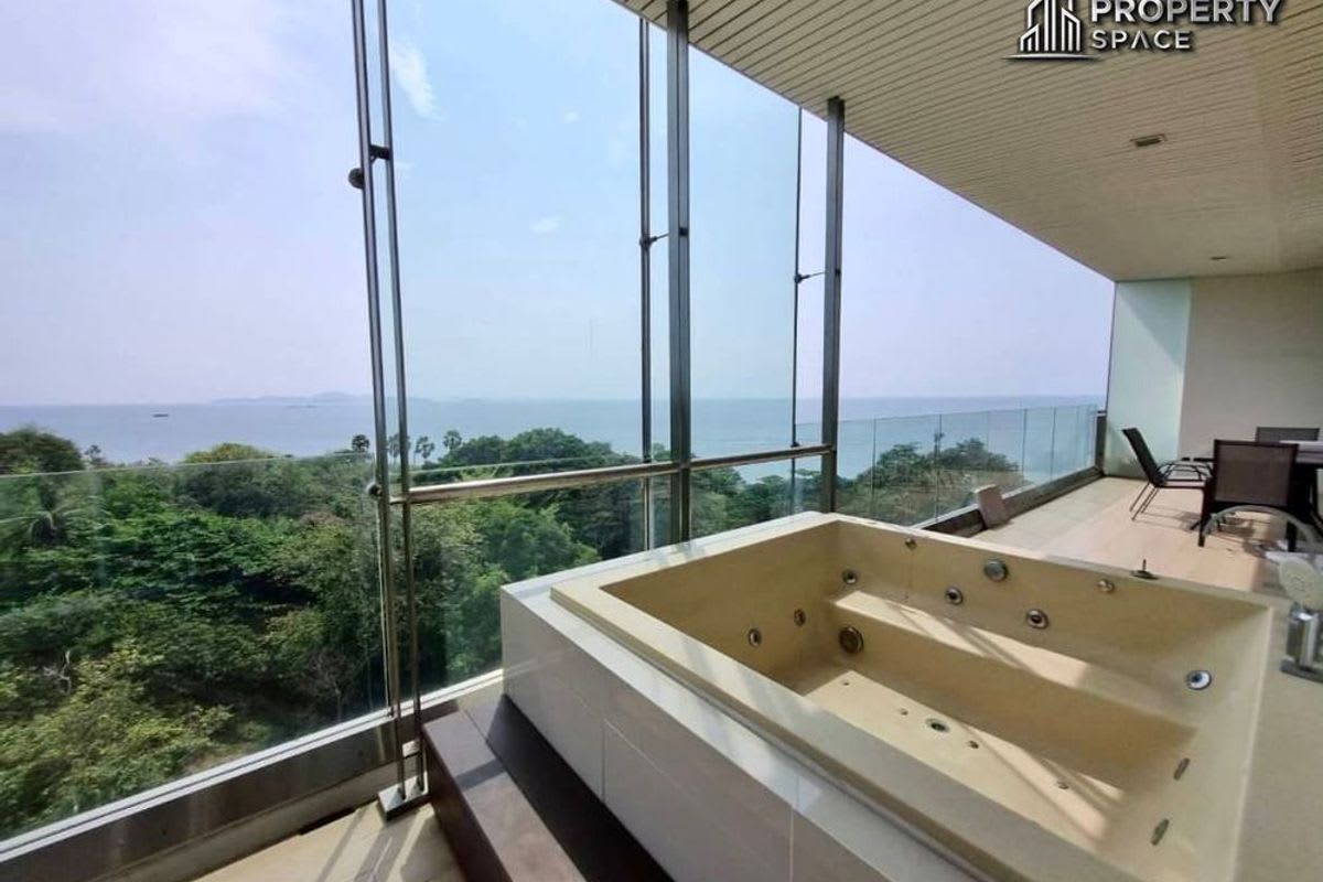 2-Bedroom Luxury Condo in Na Kluea, Pattaya 3