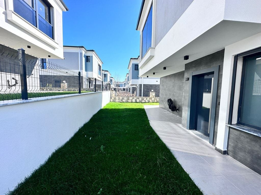 3-Zimmer-Villa mit Pool in Altinkum 4