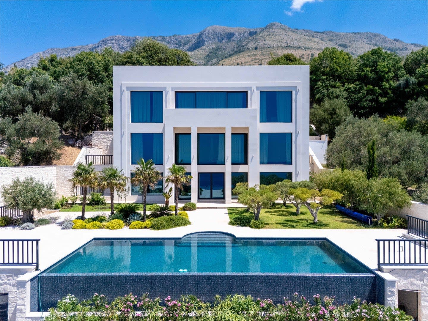 3-Bedroom Designer Villa in Skočiđevojka, Budva 3