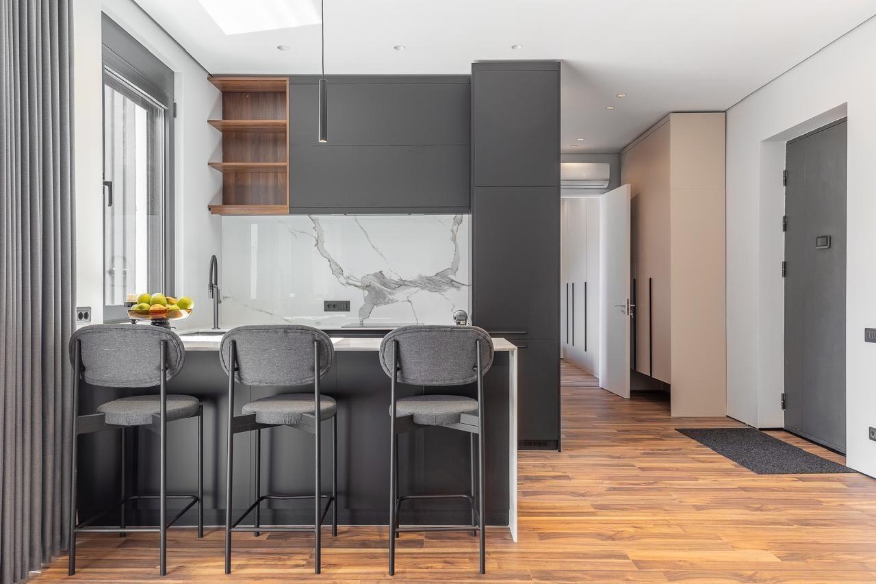 Lastva Grbaljska'da Eşyalı 1+1 Daire | 145K EUR 3