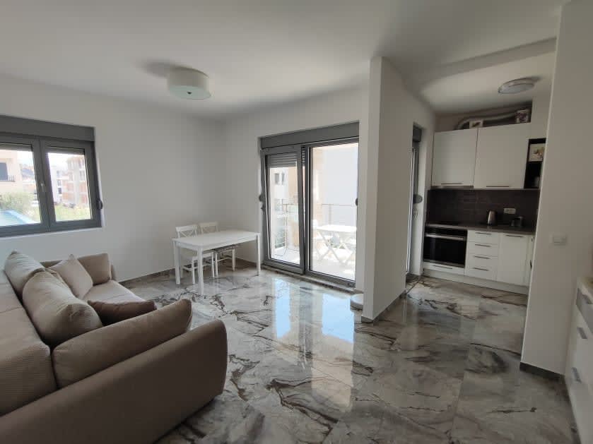 Tivat Porto Montenegro'da Eşyalı 1+1 Daire - 175K Euro