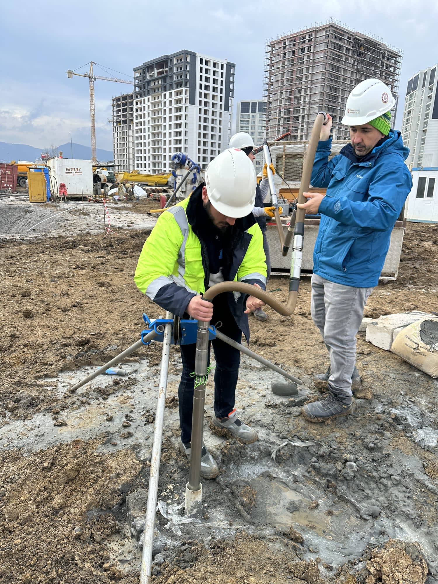 Kuyu İçi Sismik (Downhole) Cihazı