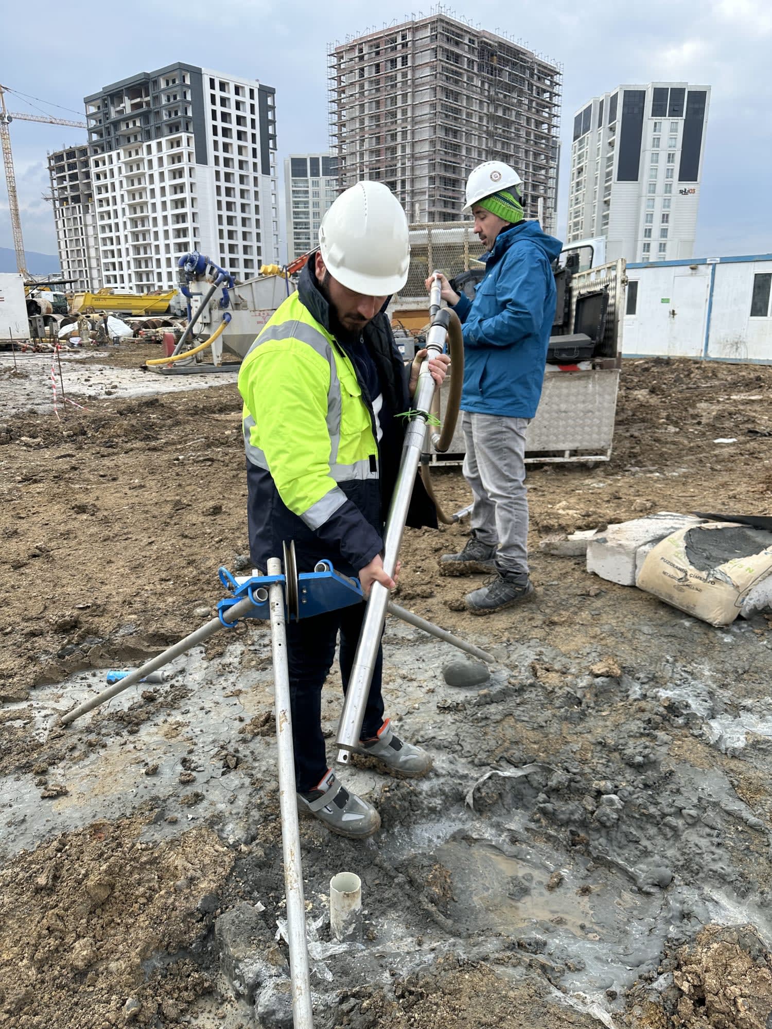 Kuyu İçi Sismik (Downhole) Cihazı