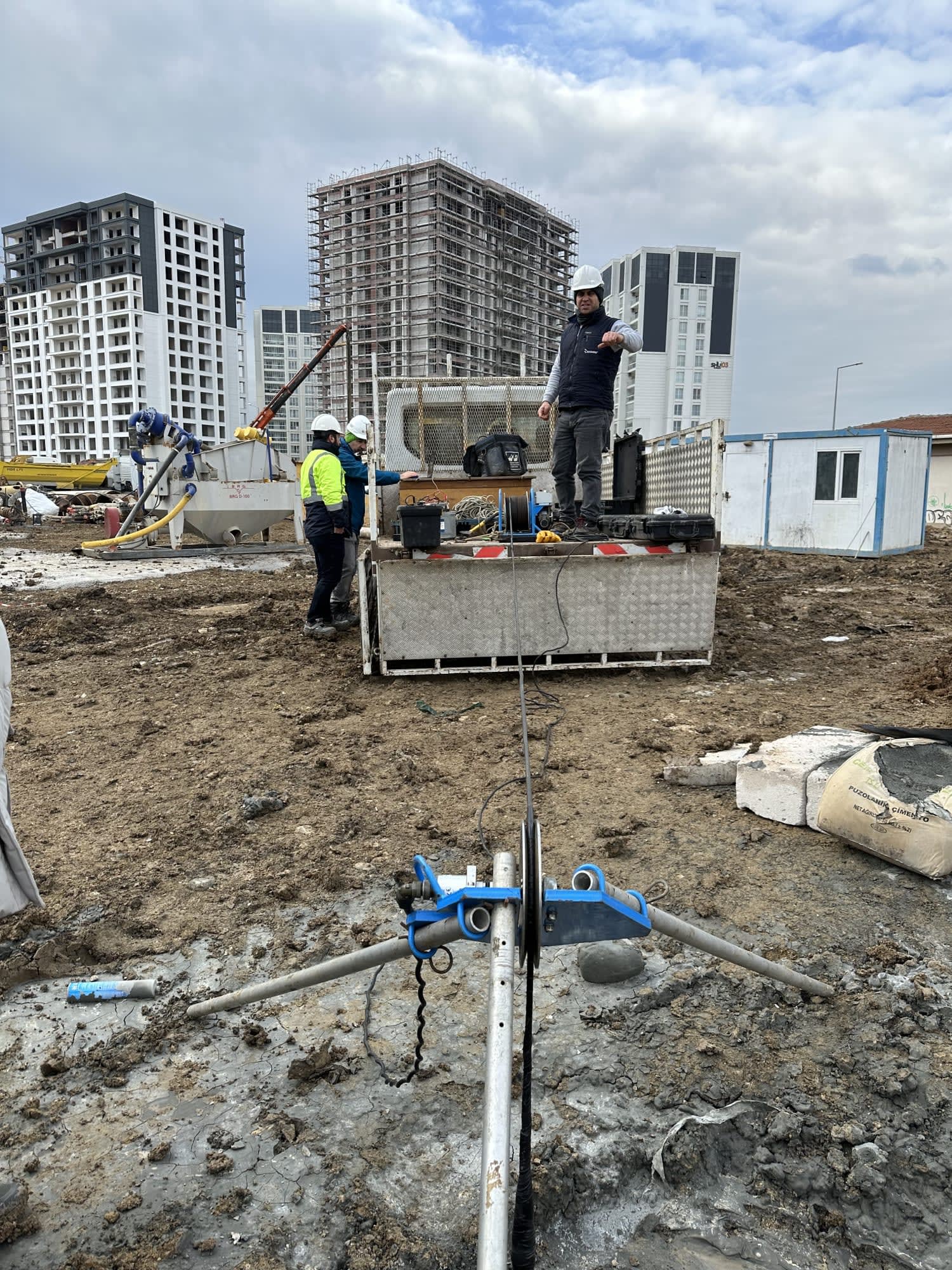 Kuyu İçi Sismik (Downhole) Cihazı