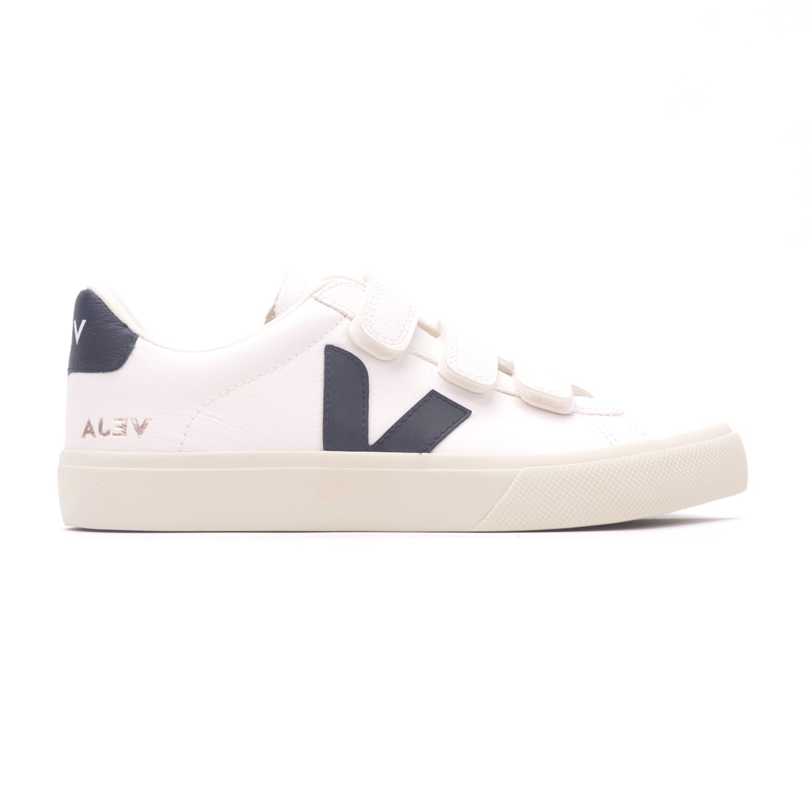 Veja RECIFE CHFREE white/black · Սպիտակ / Սև