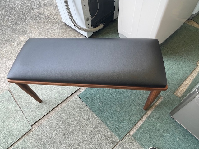 家具の大丸 Bench95 ベンチ単体 中古品 黒合皮座面と天然木フレーム