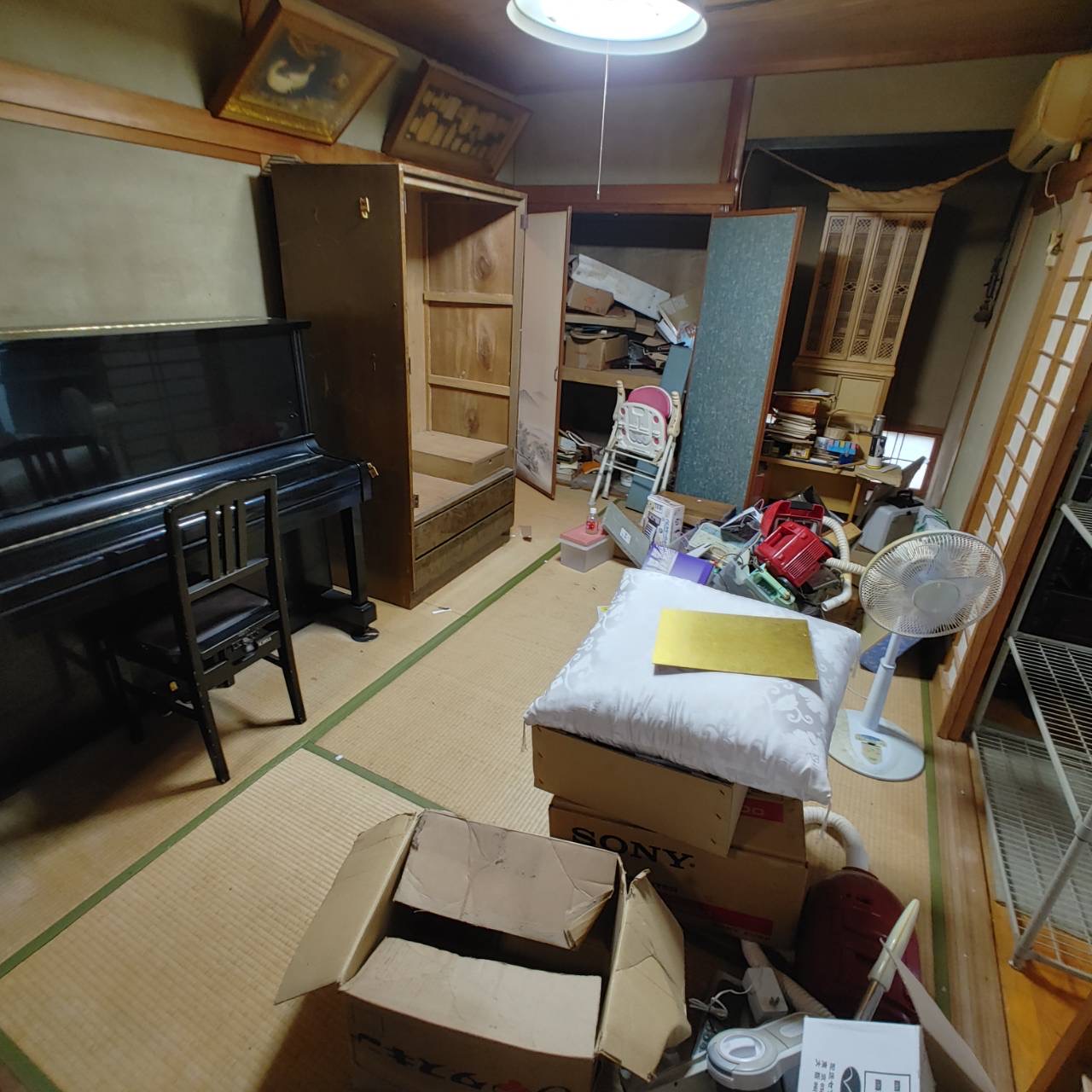 鹿児島市で一軒家まるごとの遺品整理を承った和室(作業前)
