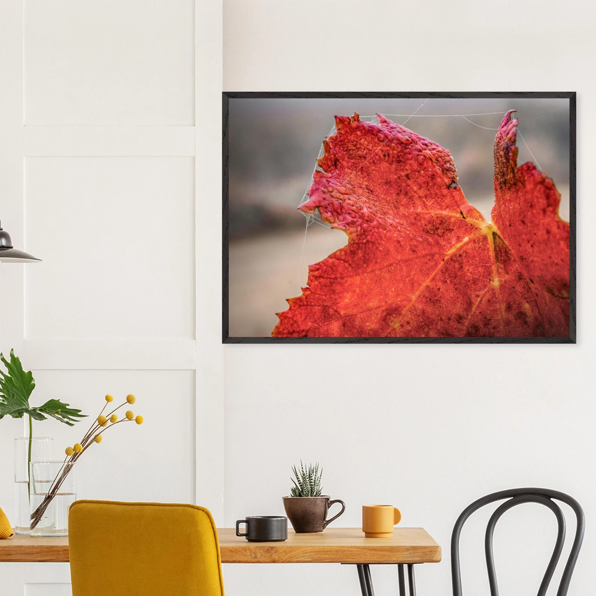 Un rouge de saison – Photographie premium encadré en bois naturel Photo d\'art déco d\'artiste auteur encadré en bois premium chêne frêne papier épais premium FSC Un rouge de saison – Photographie premium encadré en bois naturel Photo d\'art déco d\'artiste auteur encadré en bois premium chêne frêne papier épais premium FSC