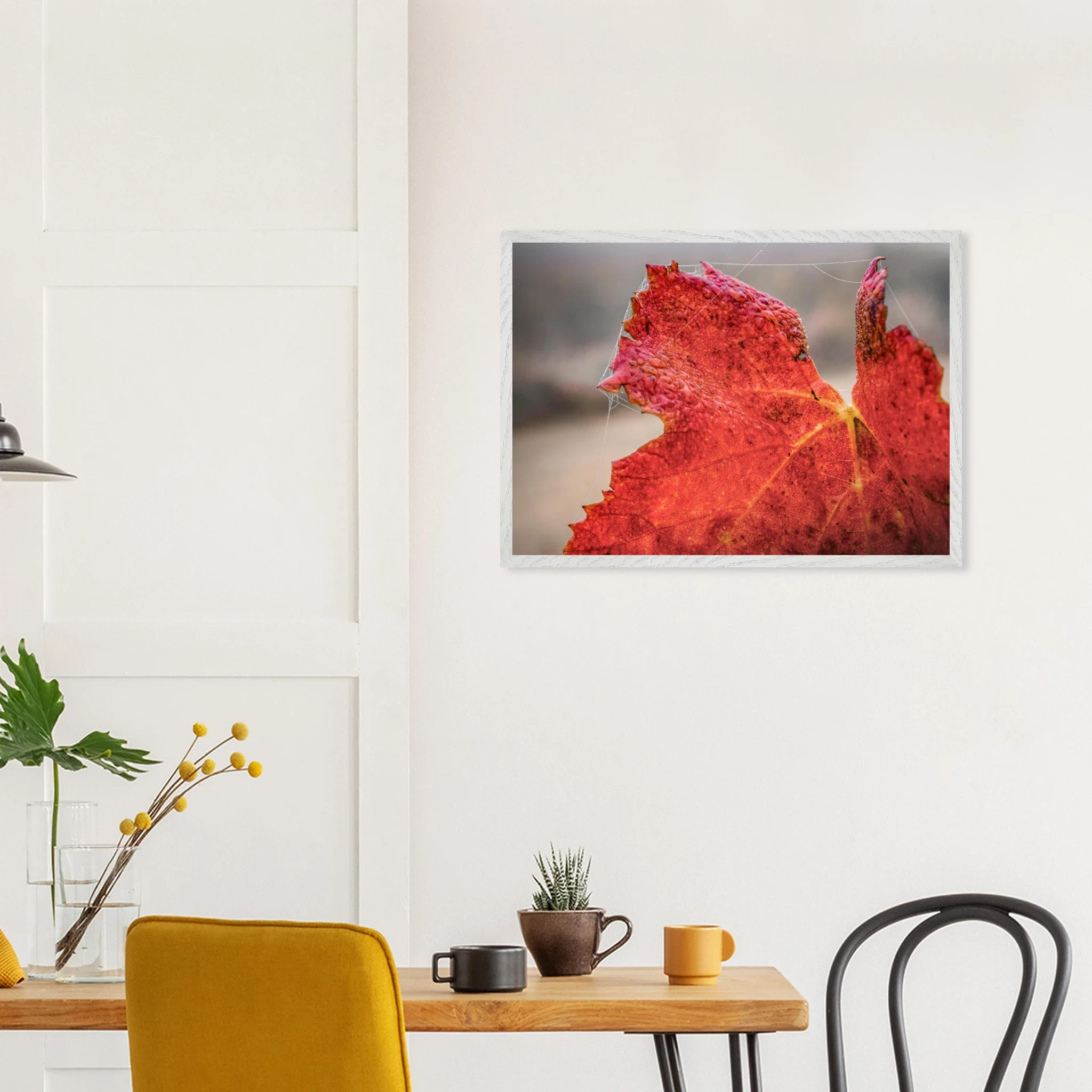 Un rouge de saison – Photographie premium encadré en bois naturel Photo d\'art déco d\'artiste auteur encadré en bois premium chêne frêne papier épais premium FSC Un rouge de saison – Photographie premium encadré en bois naturel Photo d\'art déco d\'artiste auteur encadré en bois premium chêne frêne papier épais premium FSC