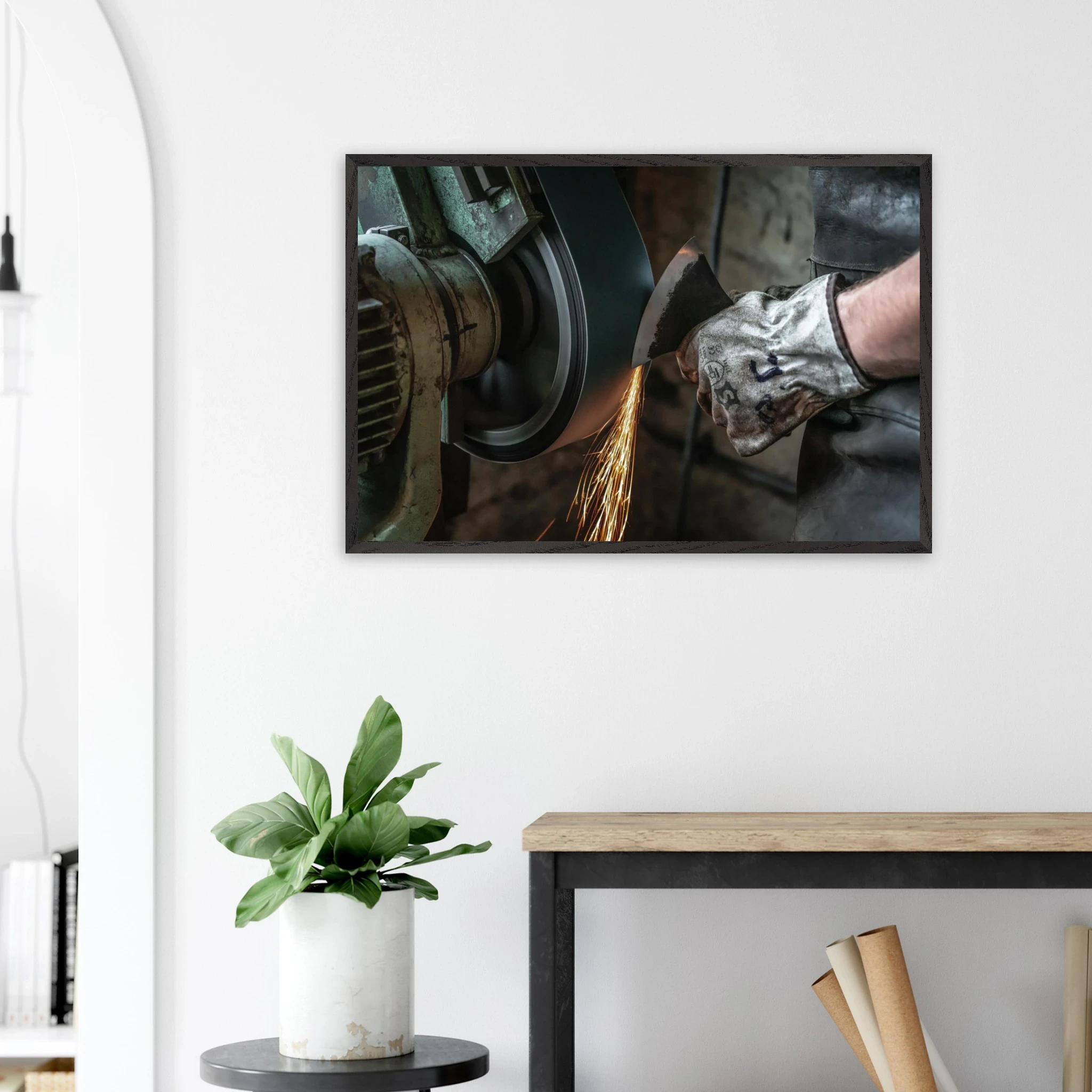 « Les étincelles du labeur » – Photographie d’atelier – Photo Art déco Photo d\'art déco d\'artiste auteur encadré en bois premium chêne frêne papier épais premium FSC « Les étincelles du labeur » – Photographie d’atelier – Photo Art déco Photo d\'art déco d\'artiste auteur encadré en bois premium chêne frêne papier épais premium FSC